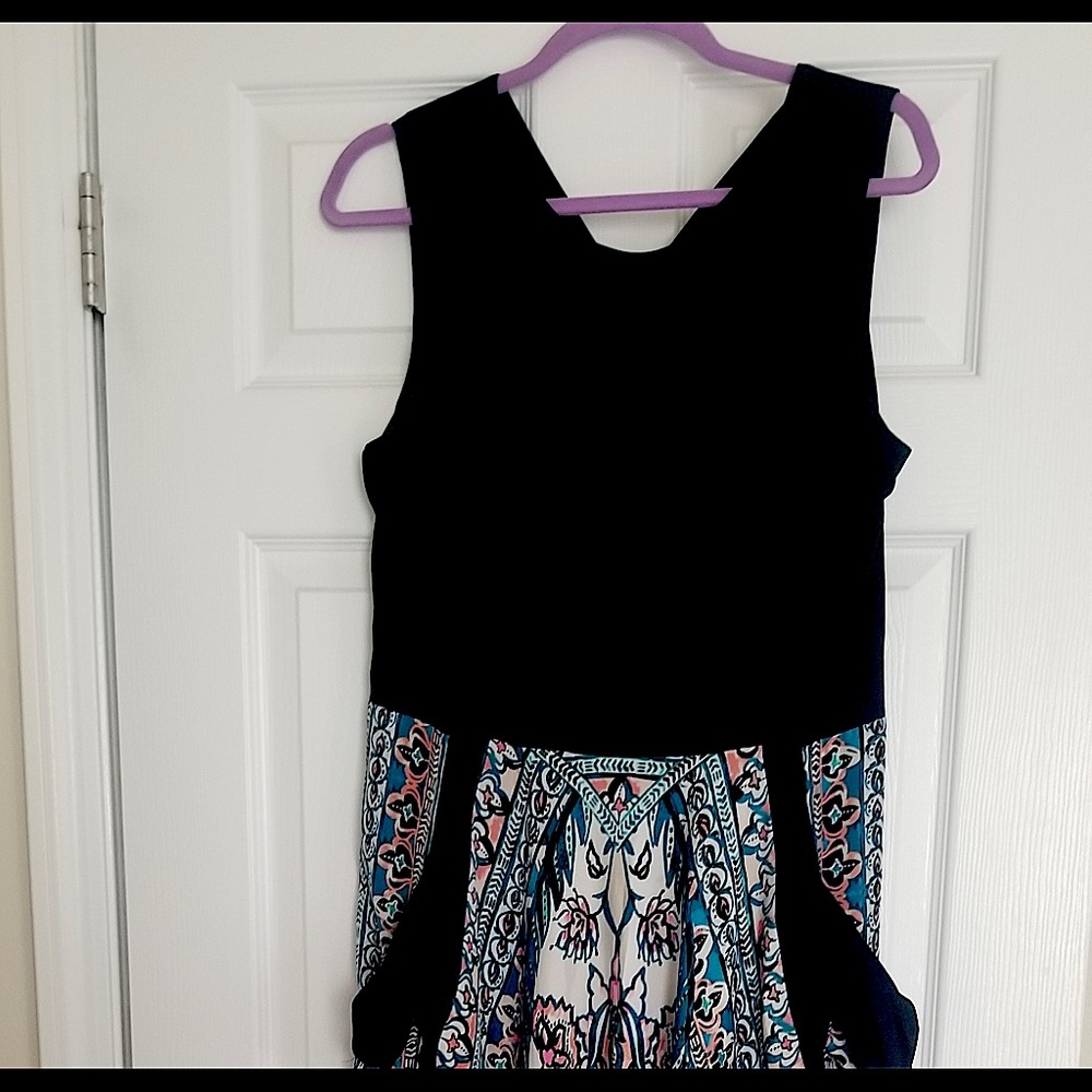 Looking to rehome a size 12 dress with POCKETS!